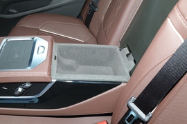 2022款宝马5系新能源