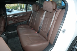 2022款宝马5系新能源