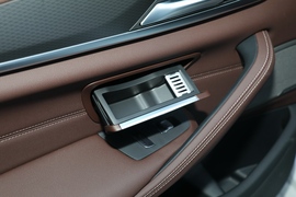 2022款宝马5系新能源