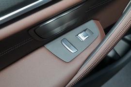 2022款宝马5系新能源