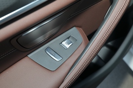 2022款宝马5系新能源