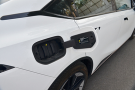 2022款长安深蓝SL03