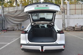 2022款长安深蓝SL03