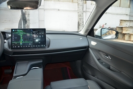 2022款长安深蓝SL03