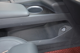 2022款长安深蓝SL03