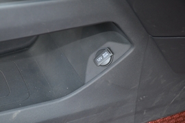 2022款长安深蓝SL03