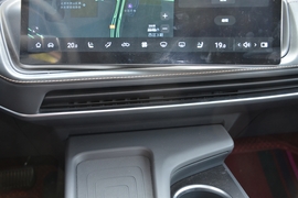 2022款长安深蓝SL03