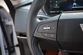 2022款长安深蓝SL03