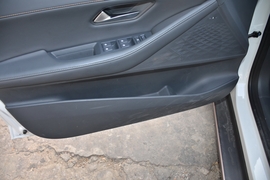 2022款长安深蓝SL03