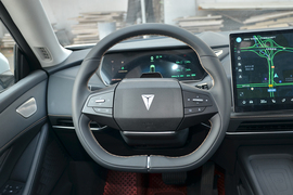 2022款长安深蓝SL03