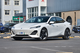 2022款长安深蓝SL03