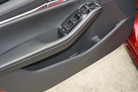 2022款马自达3