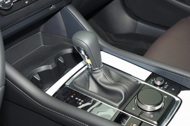   2022款马自达3 昂克赛拉 2.0L 自动质雅版