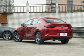   2022款马自达3 昂克赛拉 2.0L 自动质雅版