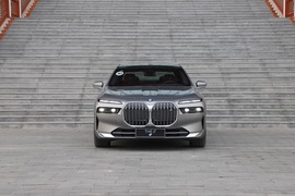 2023款宝马i7 xDrive 60L