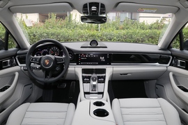 2023款保时捷Panamera