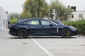 2023款保时捷Panamera