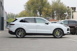 2023款保时捷Cayenne