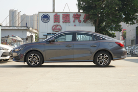   2022款名爵5 180DVVT CVT青春豪华版