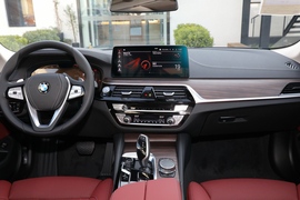 2022款宝马530Li
