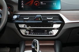2022款宝马530Li