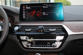 2022款宝马530Li