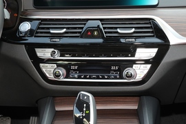 2022款宝马530Li