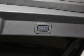 2023款路虎揽胜运动版