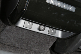 2023款路虎揽胜运动版