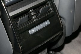 2023款路虎揽胜运动版