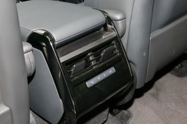 2023款路虎揽胜运动版