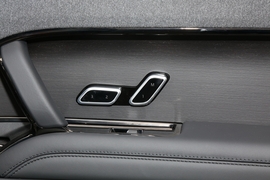 2023款路虎揽胜运动版