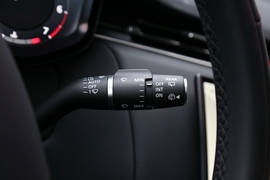 2023款路虎揽胜运动版