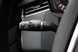 2023款路虎揽胜运动版