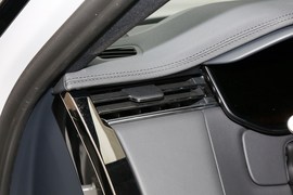 2023款路虎揽胜运动版