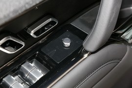 2023款路虎揽胜运动版