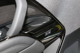 2023款路虎揽胜运动版