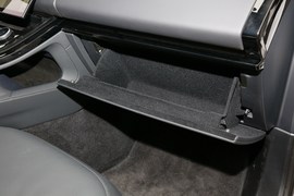 2023款路虎揽胜运动版