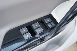 2022款东风风行T5