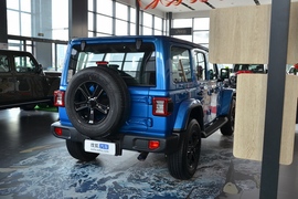   2022款Jeep牧马人 2.0T 高地四门版