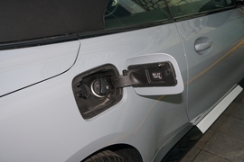 2023款宝马M4敞篷轿跑车