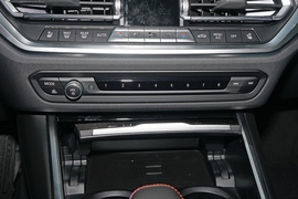 2023款宝马M4敞篷轿跑车