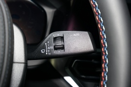 2023款宝马M4敞篷轿跑车