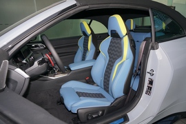 2023款宝马M4敞篷轿跑车