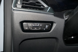 2023款宝马M4敞篷轿跑车