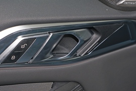 2023款宝马M4敞篷轿跑车