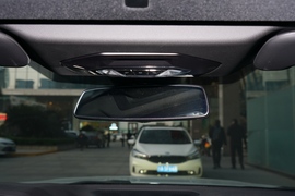 2023款宝马M4敞篷轿跑车