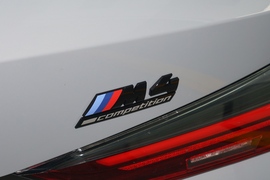 2023款宝马M4敞篷轿跑车