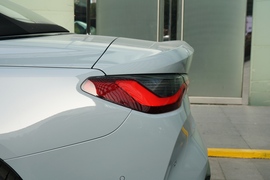 2023款宝马M4敞篷轿跑车