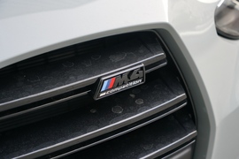 2023款宝马M4敞篷轿跑车
